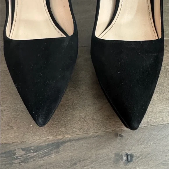 Gorgeous Prada Black Suede Platform Pumps - Picture 4 of 9